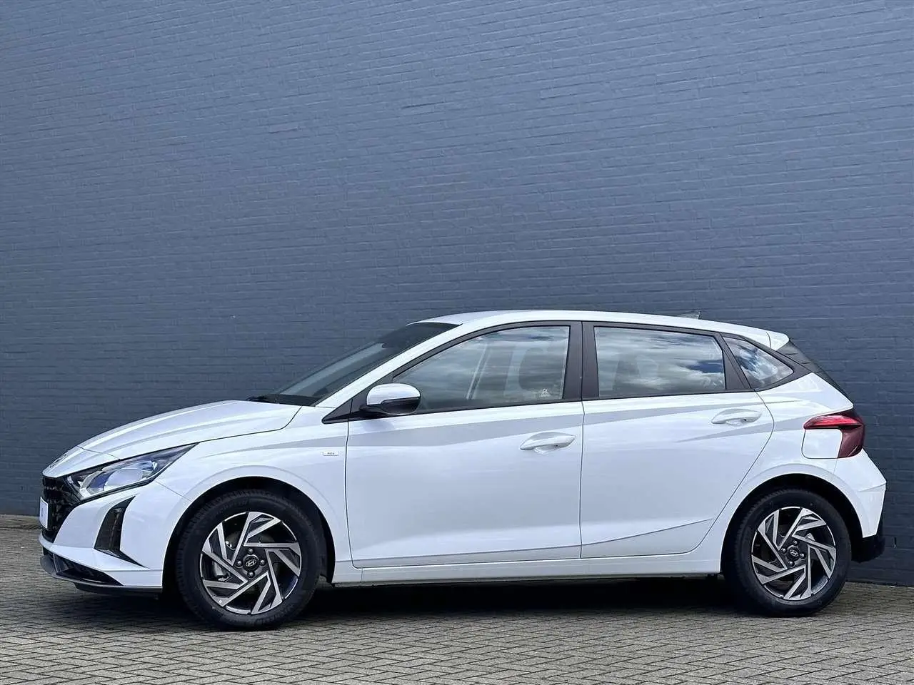 Photo 1 : Hyundai I20 2024 Hybrid