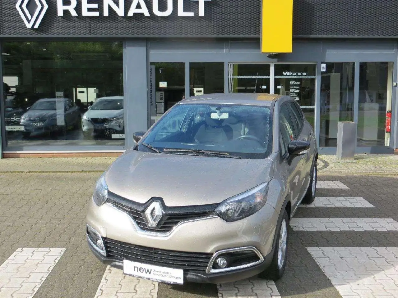 Photo 1 : Renault Captur 2016 Petrol