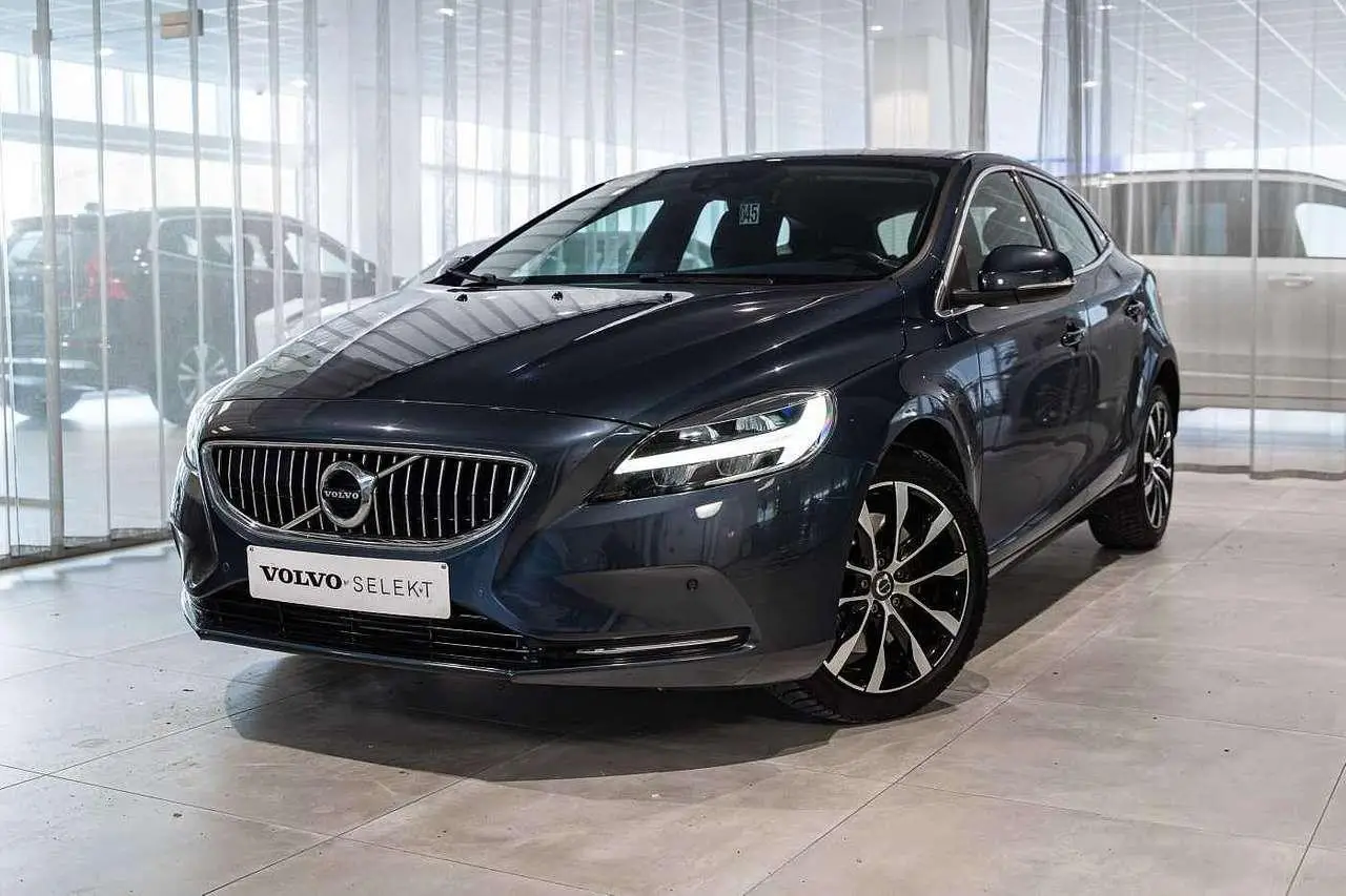 Photo 1 : Volvo V40 2018 Petrol
