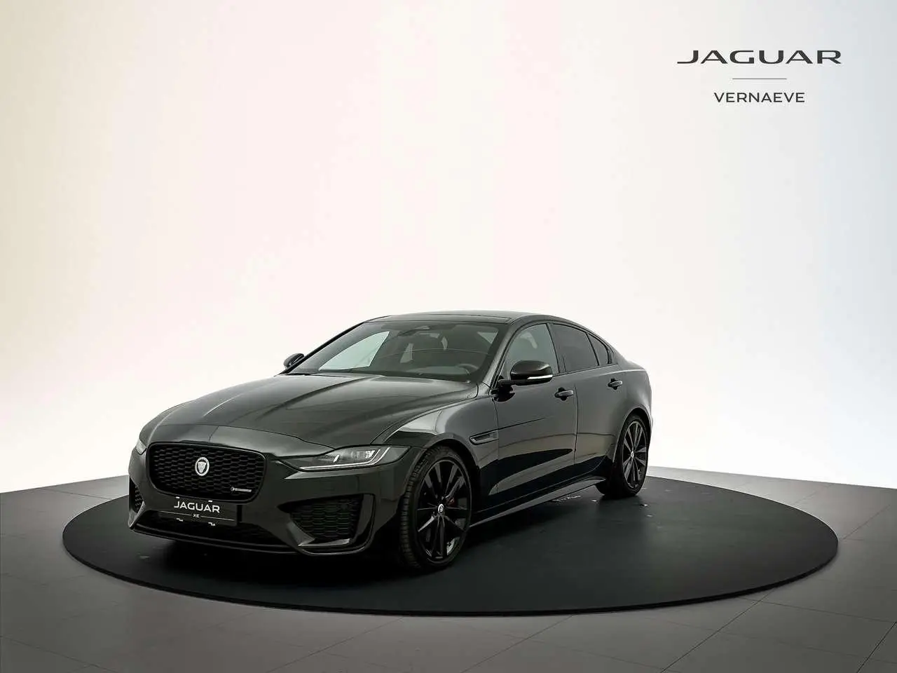 Photo 1 : Jaguar Xe 2023 Petrol
