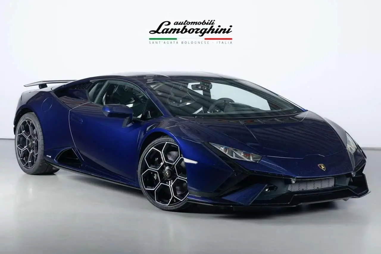 Photo 1 : Lamborghini Huracan 2022 Essence
