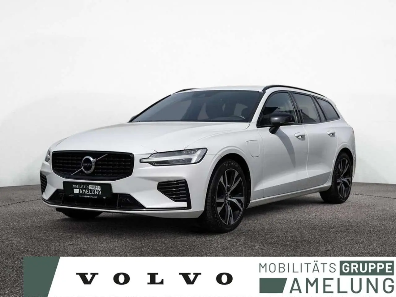 Photo 1 : Volvo V60 2021 Hybride