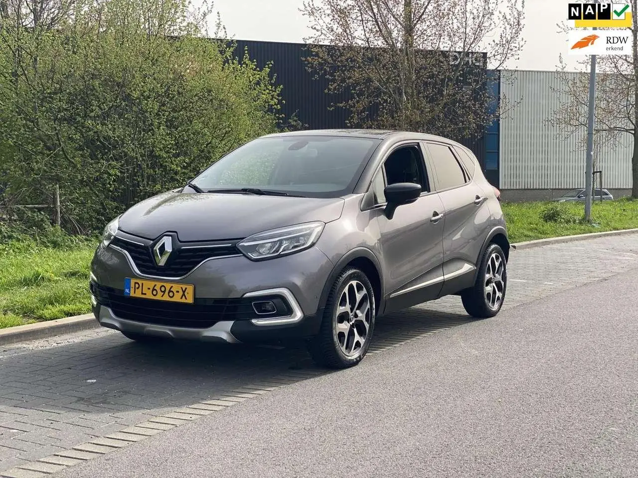 Photo 1 : Renault Captur 2017 Petrol