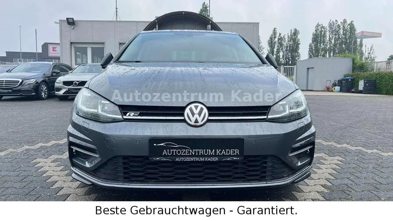 Photo 1 : Volkswagen Golf 2018 Essence