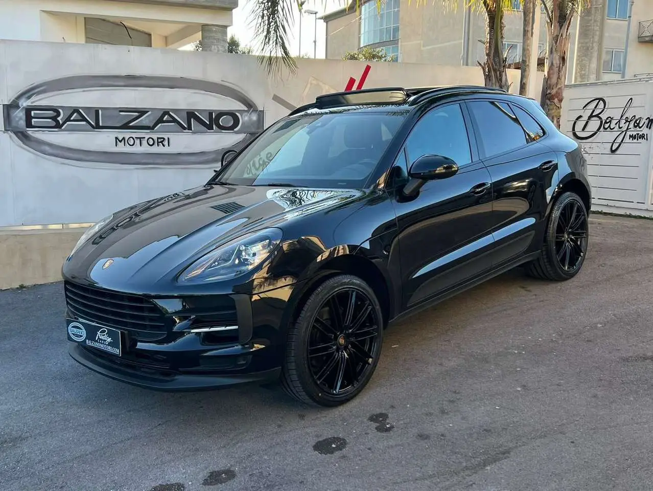 Photo 1 : Porsche Macan 2021 Petrol