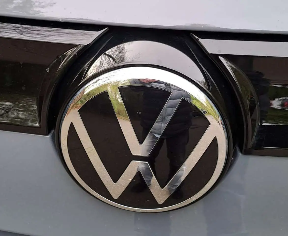 Photo 1 : Volkswagen T7 2022 Hybrid