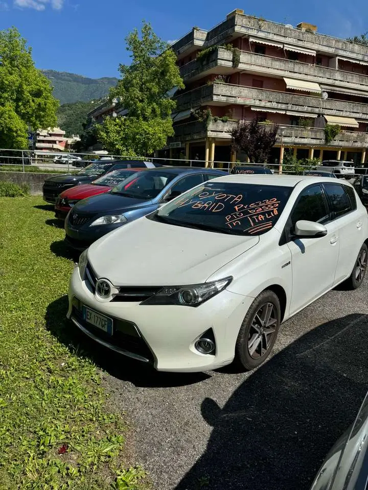 Photo 1 : Toyota Auris 2014 Hybride