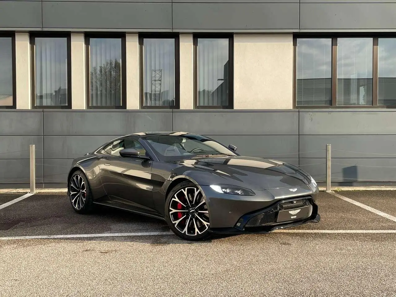 Photo 1 : Aston Martin Vantage 2019 Essence