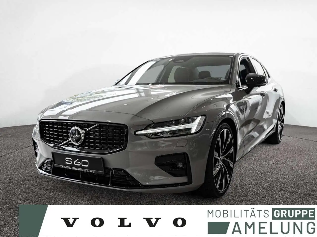 Photo 1 : Volvo S60 2024 Essence
