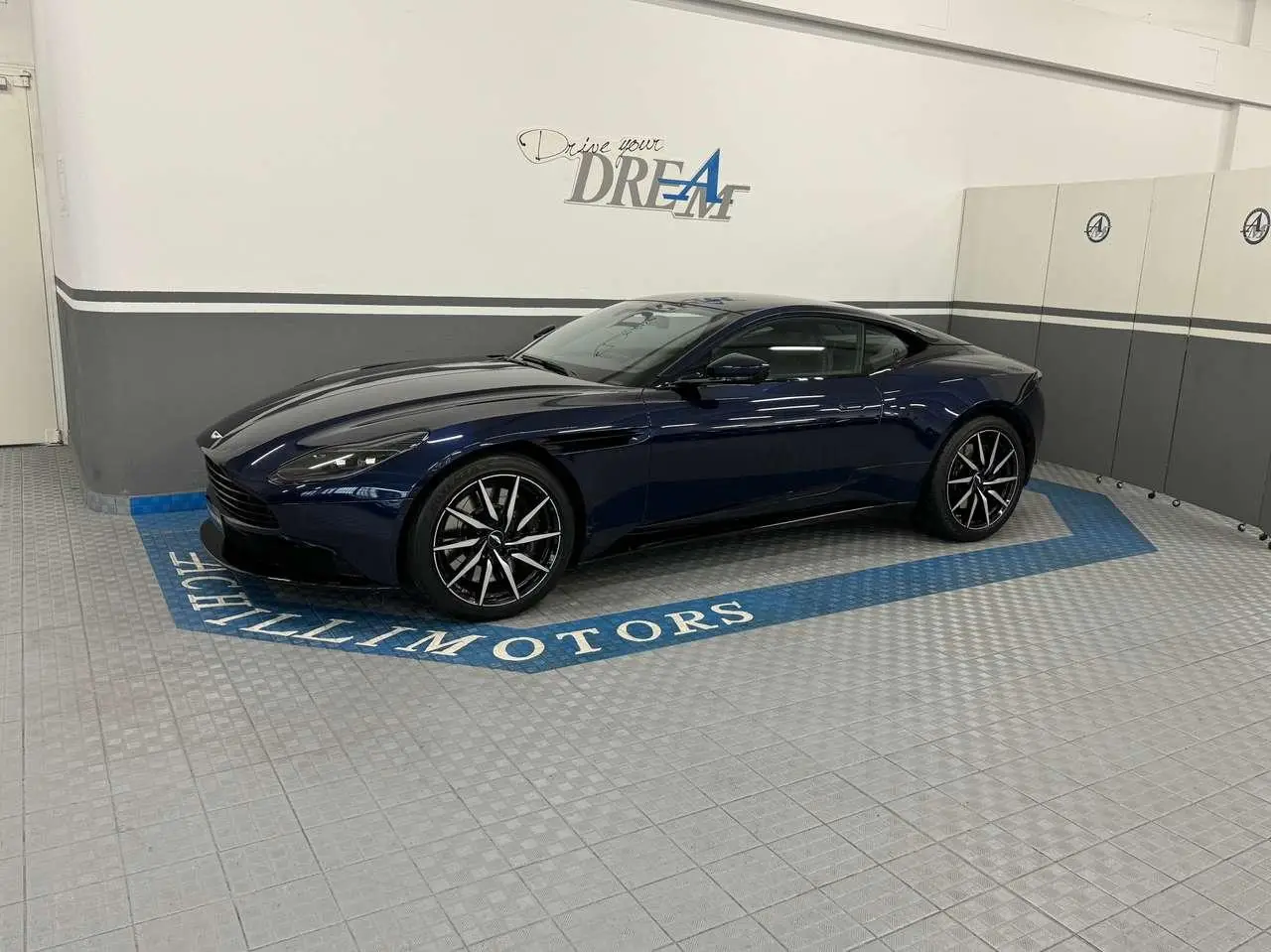 Photo 1 : Aston Martin Db11 2019 Essence