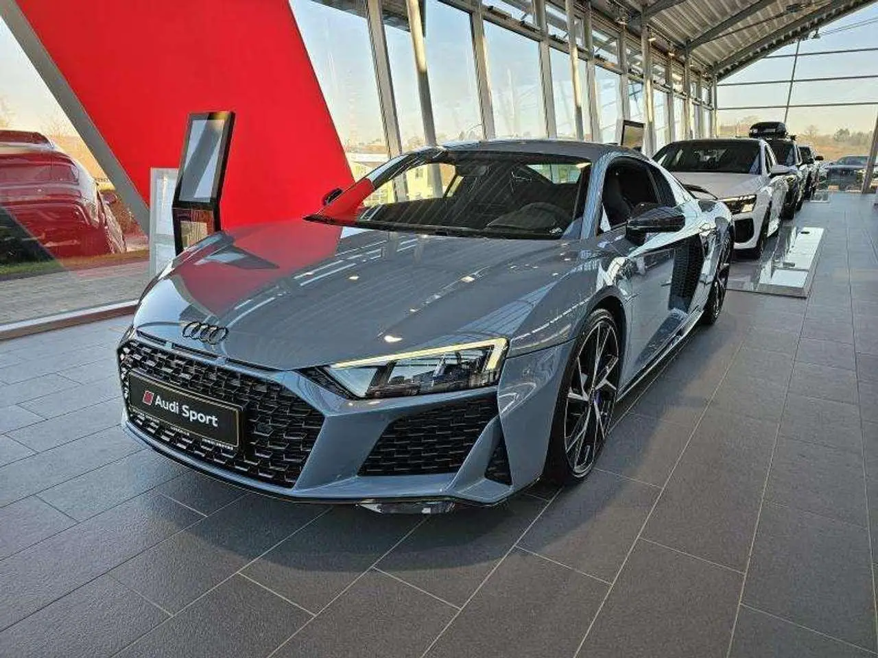 Photo 1 : Audi R8 2024 Petrol