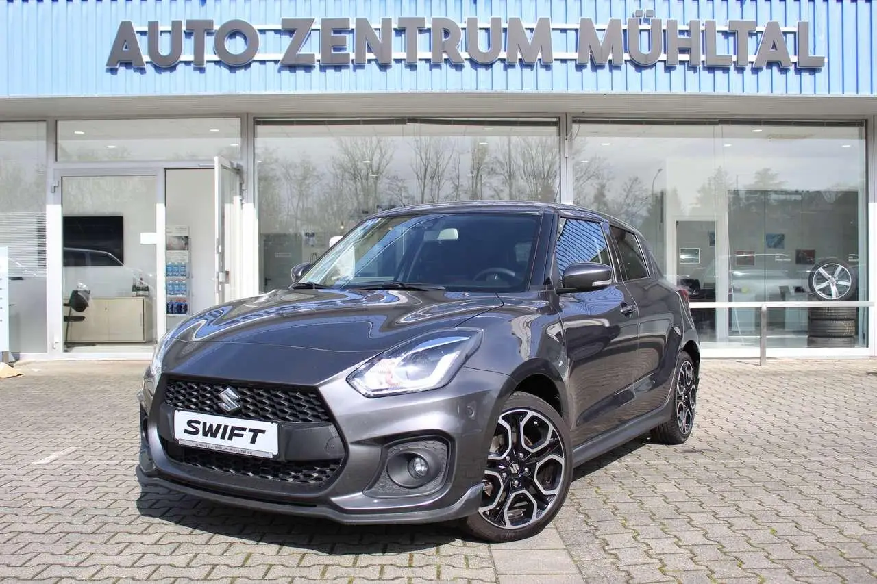 Photo 1 : Suzuki Swift 2021 Petrol