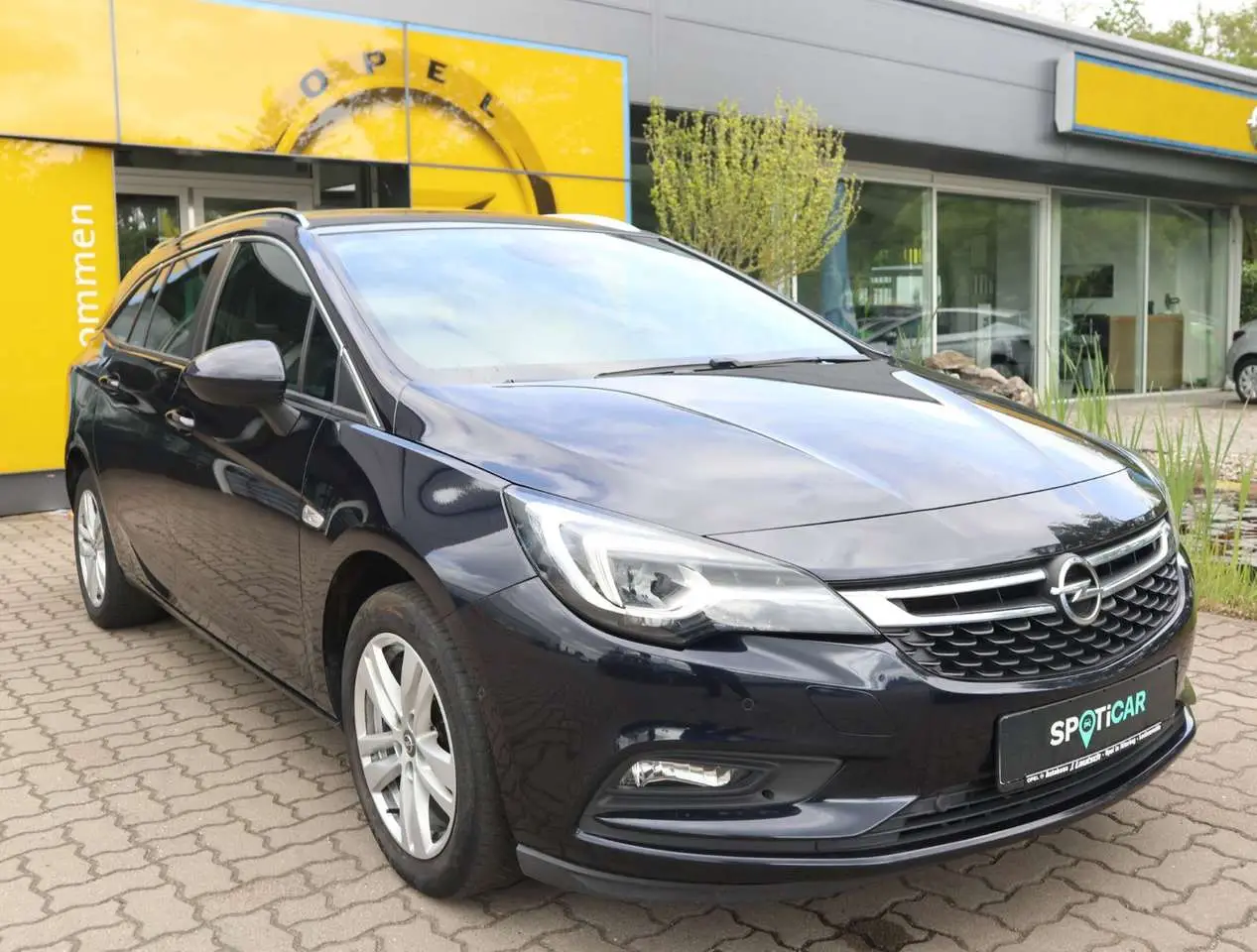 Photo 1 : Opel Astra 2019 Petrol