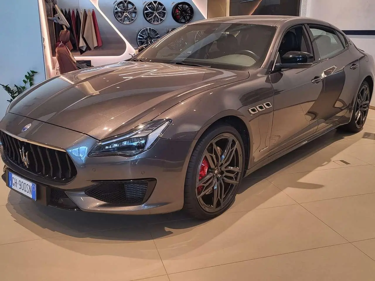 Photo 1 : Maserati Quattroporte 2022 Essence