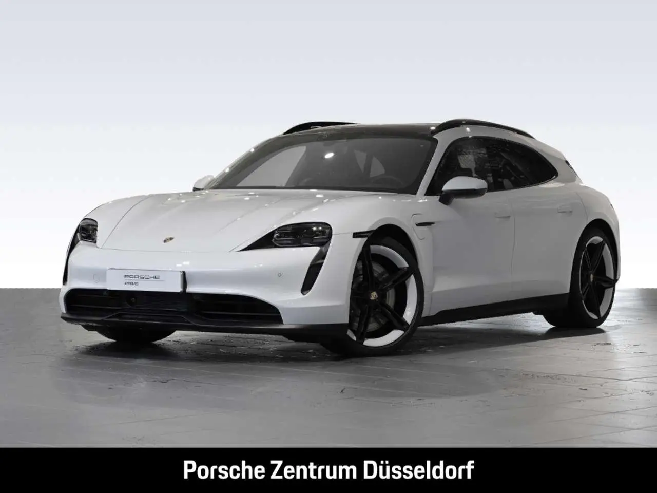 Photo 1 : Porsche Taycan 2024 Electric