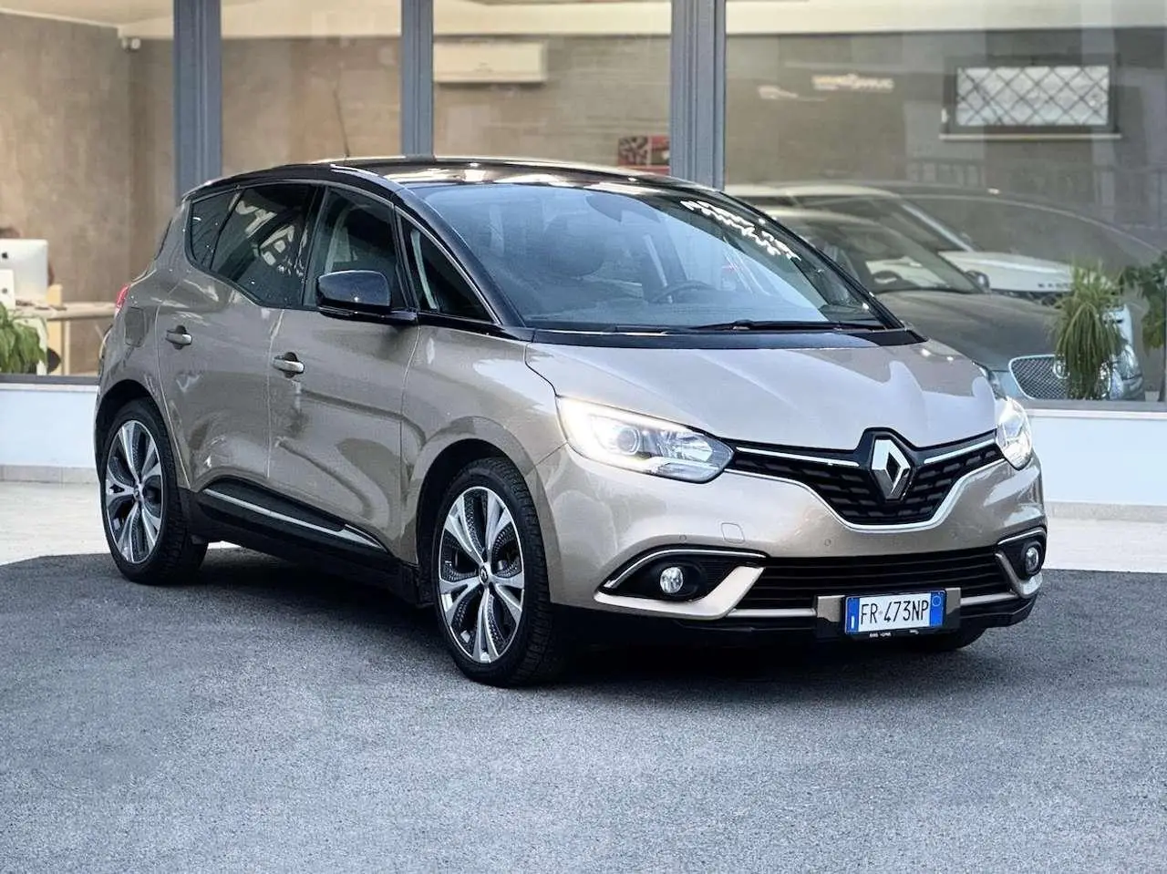 Photo 1 : Renault Scenic 2018 Hybrid