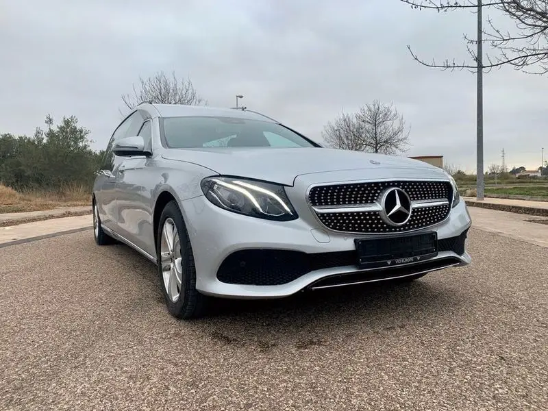 Photo 1 : Mercedes-benz Classe E 2018 Petrol