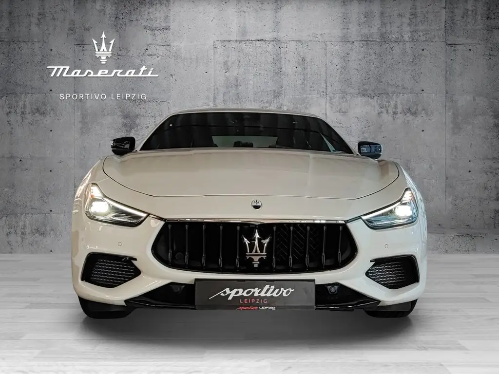 Photo 1 : Maserati Ghibli 2023 Petrol