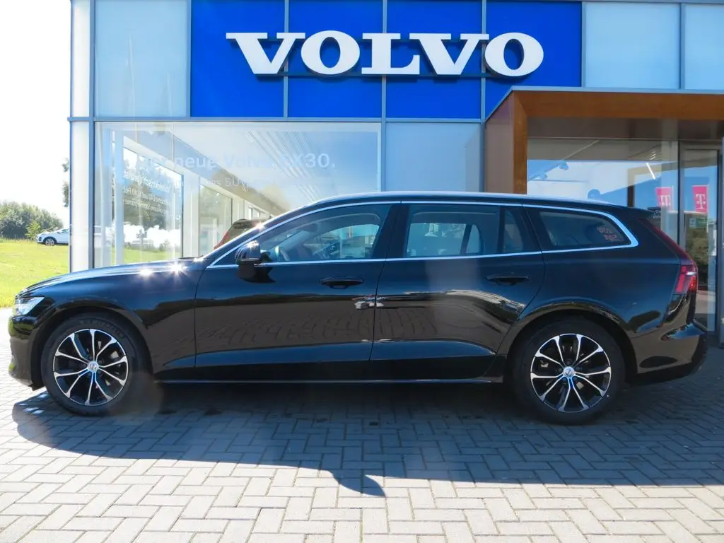 Photo 1 : Volvo V60 2020 Petrol