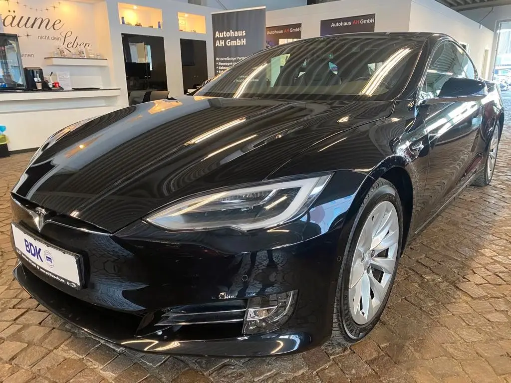 Photo 1 : Tesla Model S 2018 Not specified