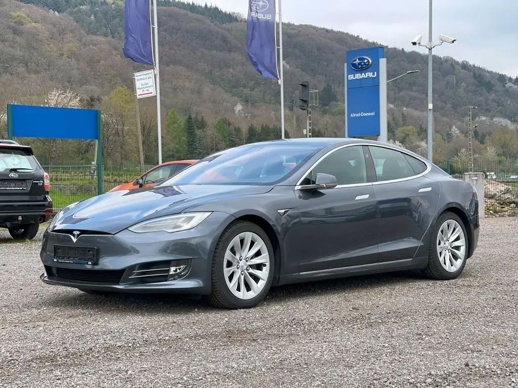 Photo 1 : Tesla Model S 2018 Non renseigné
