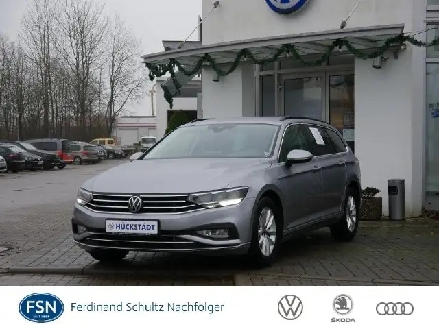 Photo 1 : Volkswagen Passat 2021 Essence