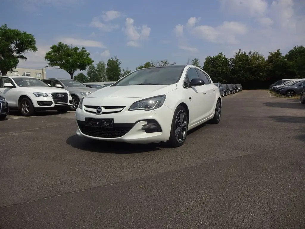 Photo 1 : Opel Astra 2014 Not specified
