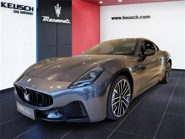 Photo 1 : Maserati Granturismo 2023 Essence