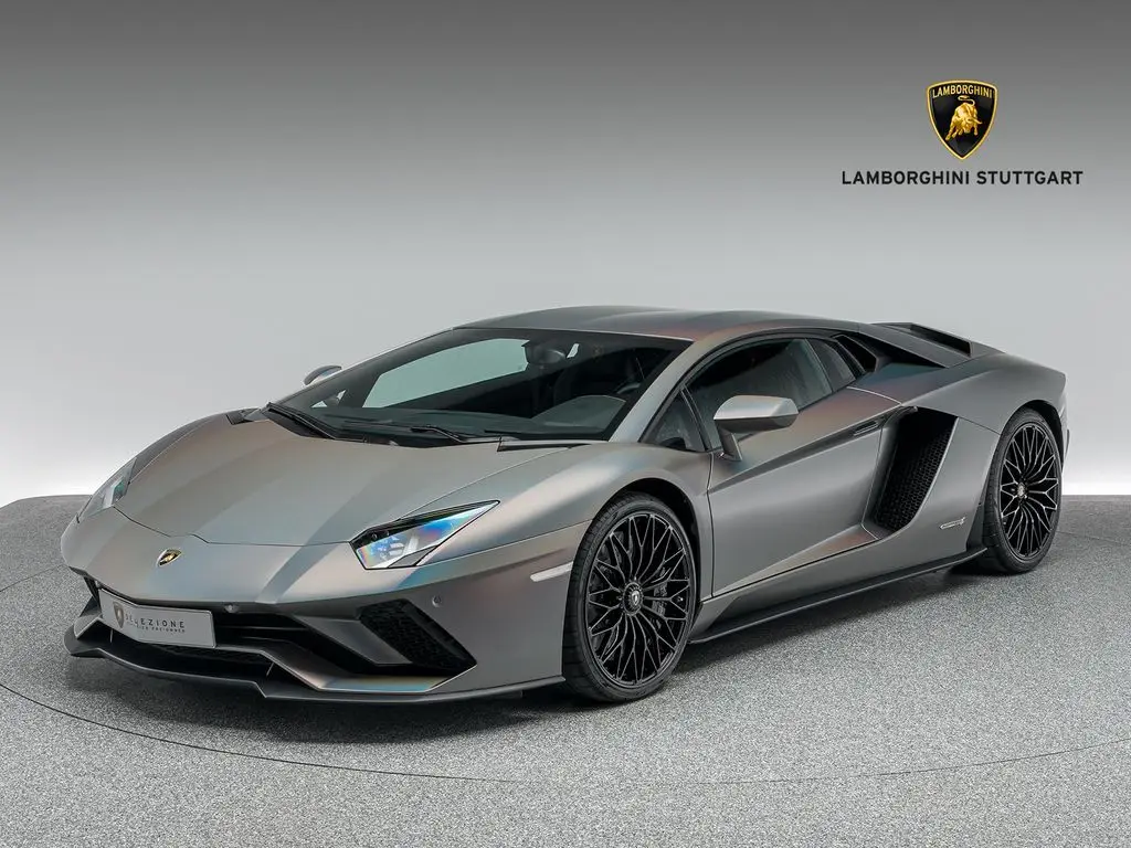 Photo 1 : Lamborghini Aventador 2021 Petrol