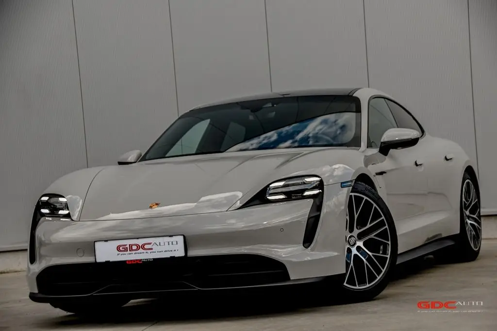 Photo 1 : Porsche Taycan 2021 Non renseigné