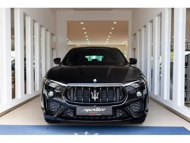 Photo 1 : Maserati Levante 2024 Essence