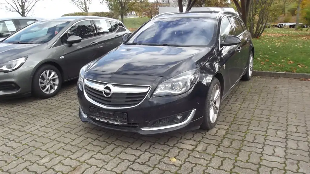 Photo 1 : Opel Insignia 2016 Petrol