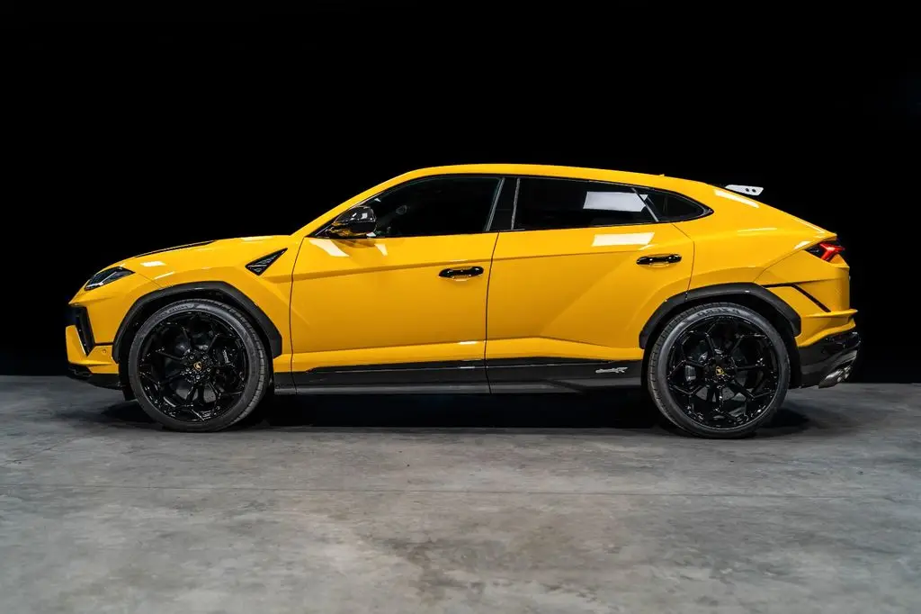 Photo 1 : Lamborghini Urus 2023 Petrol