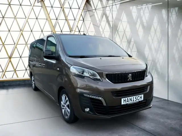 Photo 1 : Peugeot Traveller 2023 Not specified