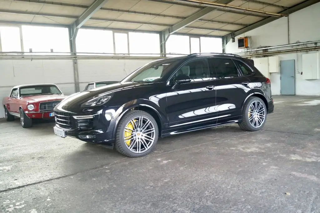 Photo 1 : Porsche Cayenne 2015 Petrol