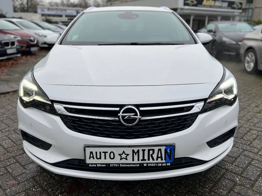 Photo 1 : Opel Astra 2018 Autres