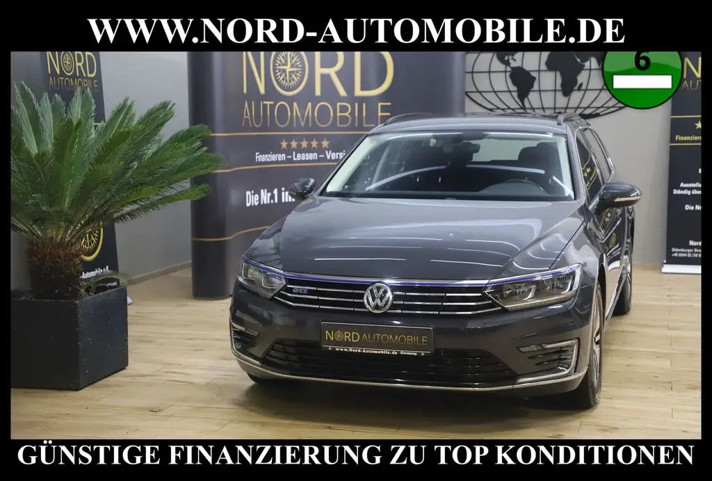 Photo 1 : Volkswagen Passat 2018 Hybrid