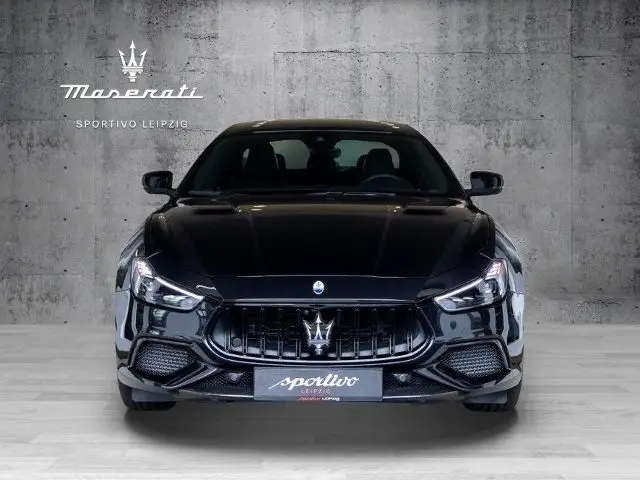 Photo 1 : Maserati Ghibli 2023 Essence