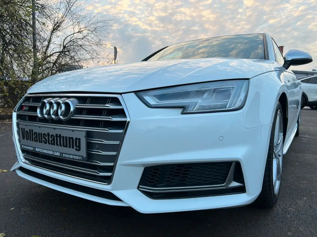 Photo 1 : Audi S4 2019 Essence