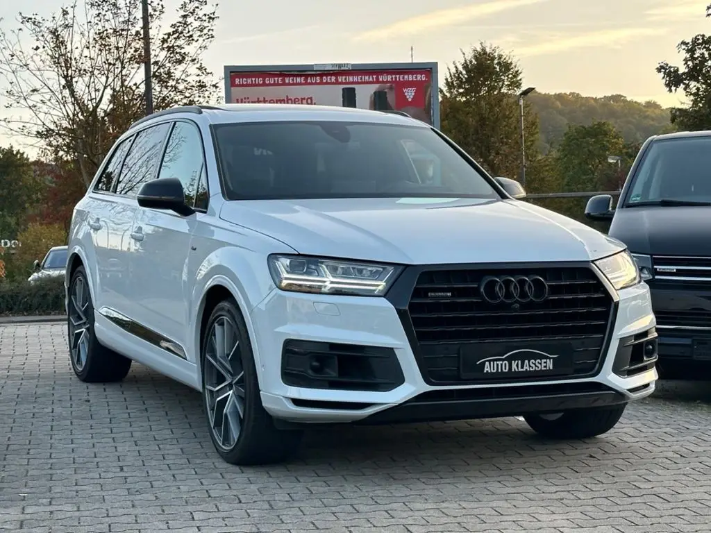 Photo 1 : Audi Q7 2019 Petrol