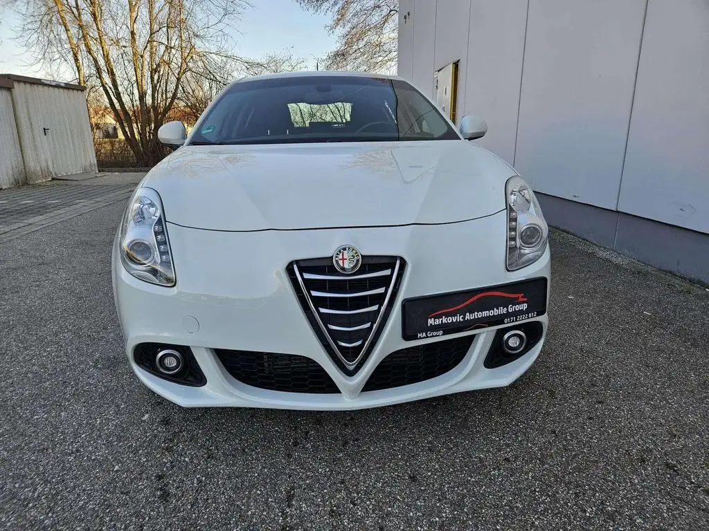 Photo 1 : Alfa Romeo Giulietta 2015 Essence
