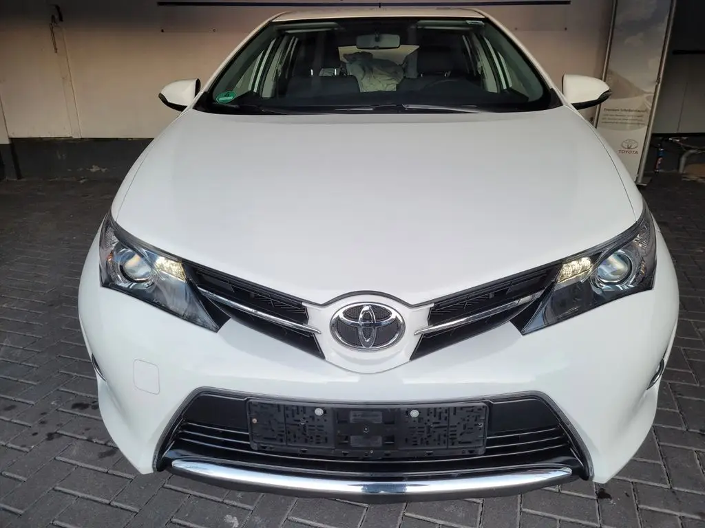 Photo 1 : Toyota Auris 2014 Essence