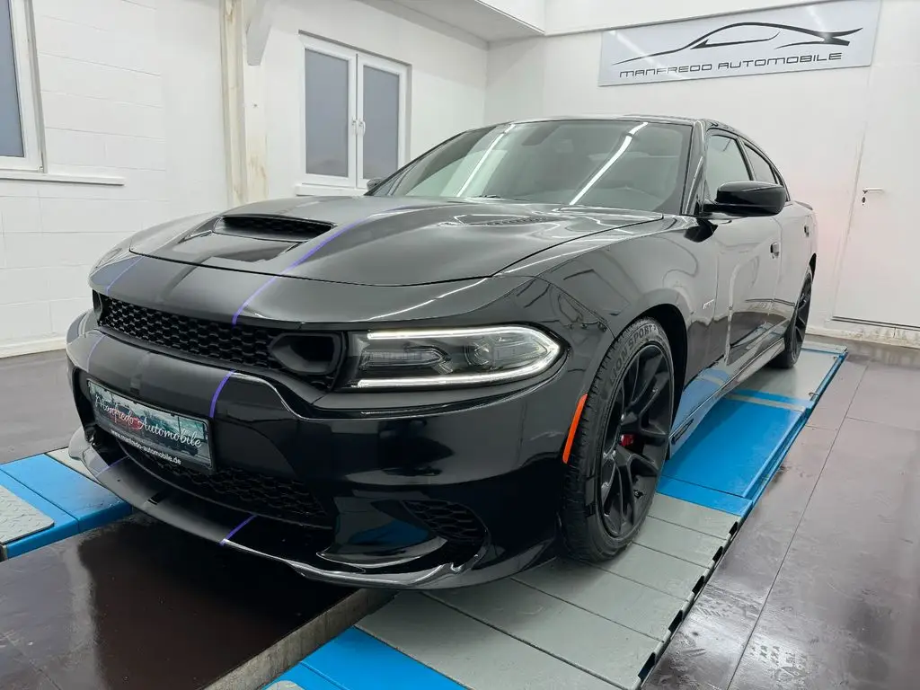 Photo 1 : Dodge Charger 2020 Petrol