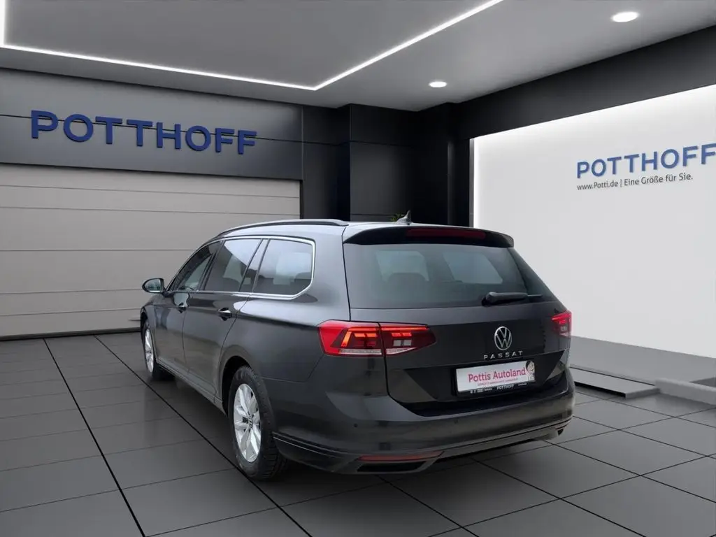 Photo 1 : Volkswagen Passat 2023 Essence