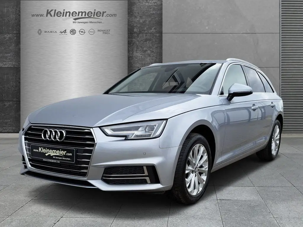 Photo 1 : Audi A4 2020 Others