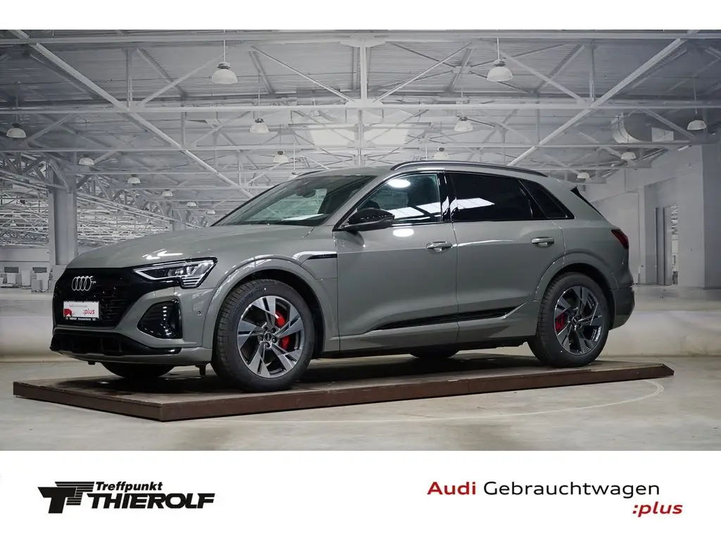 Photo 1 : Audi Q8 2023 Not specified