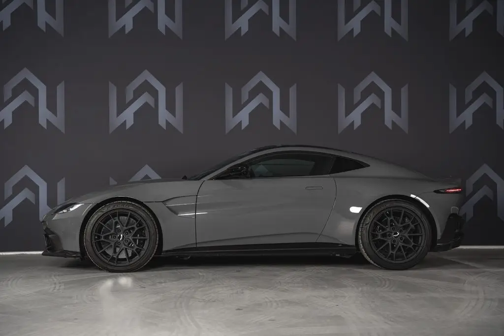Photo 1 : Aston Martin V8 2020 Petrol