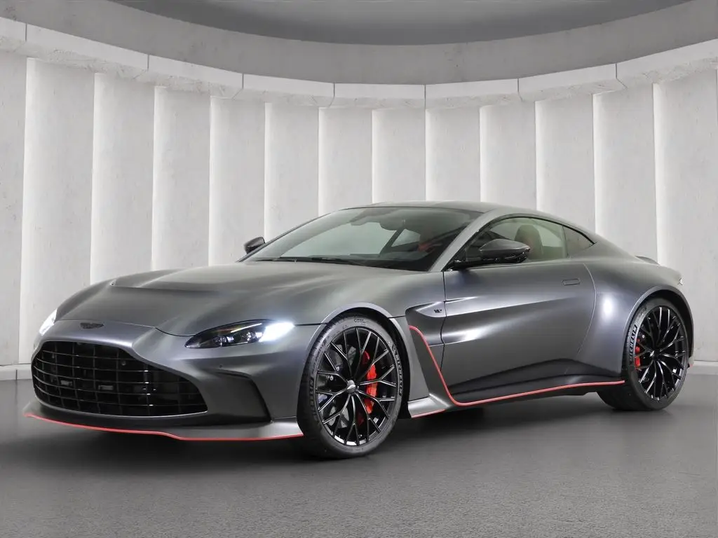 Photo 1 : Aston Martin V12 2024 Petrol
