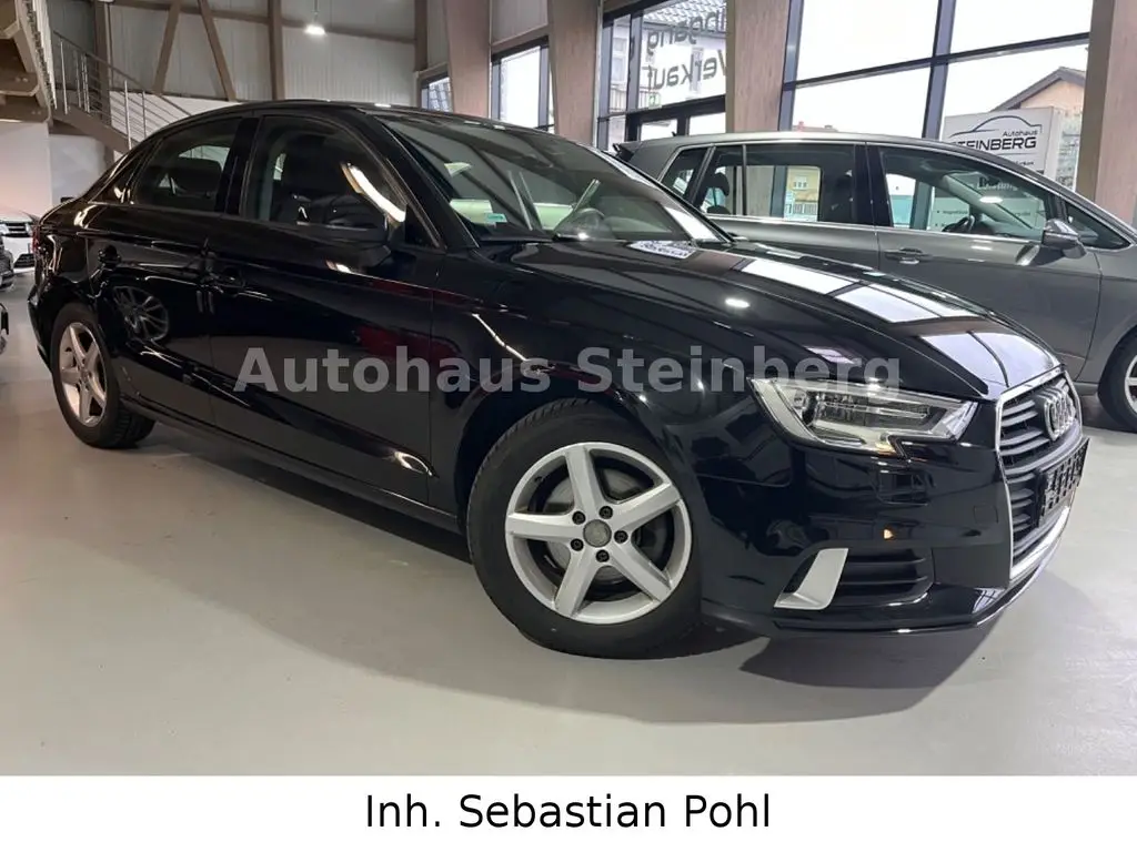 Photo 1 : Audi A3 2018 Petrol