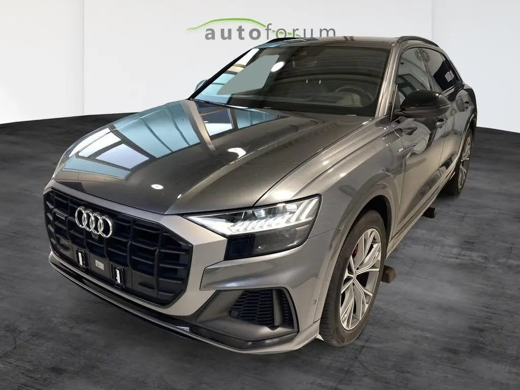 Photo 1 : Audi Q8 2020 Petrol